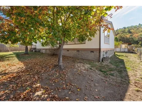 217 NE Peggy Avenue Roseburg OR 97470