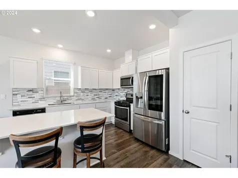 868 Ben Brown Lane Woodburn OR 97071
