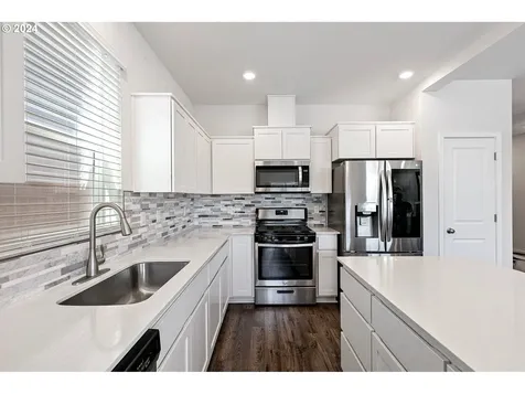 868 Ben Brown Lane Woodburn OR 97071