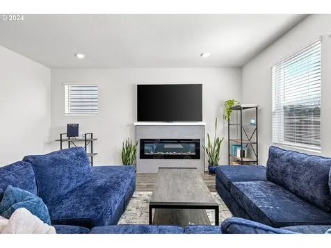 868 Ben Brown Lane Woodburn OR 97071