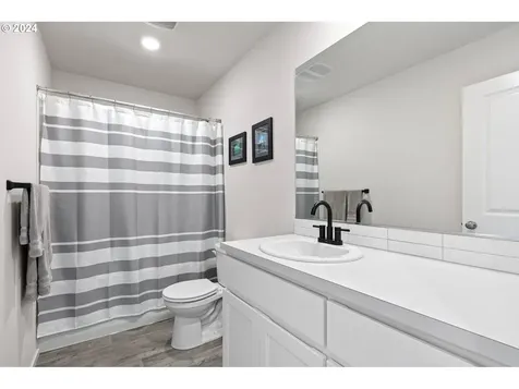 868 Ben Brown Lane Woodburn OR 97071
