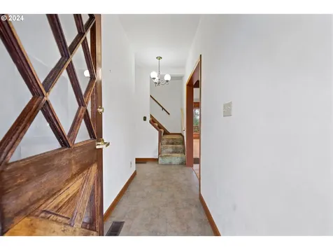162 Commercial Street Astoria OR 97103