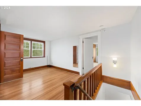 162 Commercial Street Astoria OR 97103