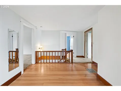 162 Commercial Street Astoria OR 97103