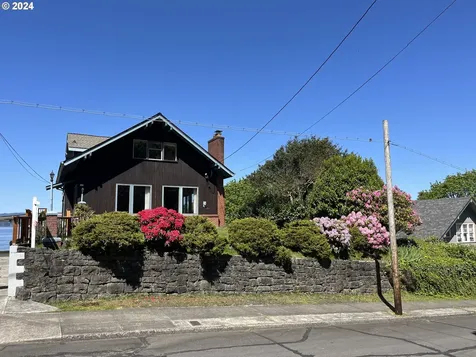 162 Commercial Street Astoria OR 97103