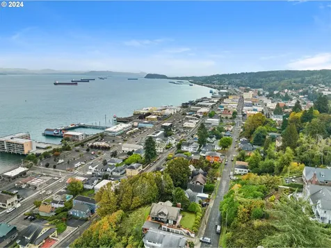 162 Commercial Street Astoria OR 97103