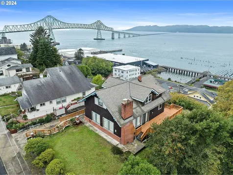 162 Commercial Street Astoria OR 97103