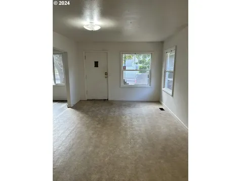637 NE Stanton Street Portland OR 97212
