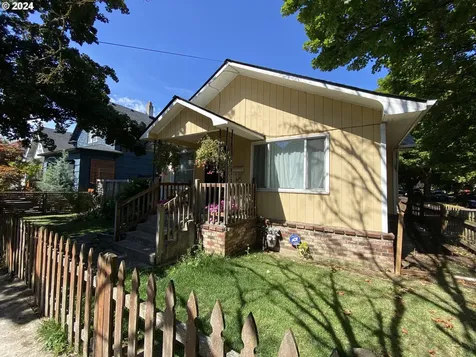 637 NE Stanton Street Portland OR 97212