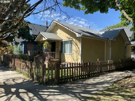 637 NE Stanton Street Portland OR 97212