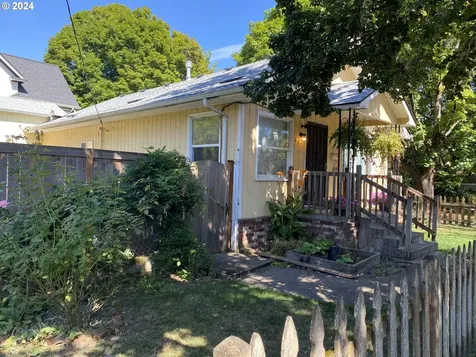 637 NE Stanton Street Portland OR 97212