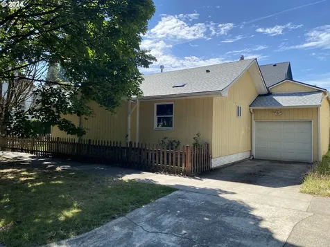 637 NE Stanton Street Portland OR 97212