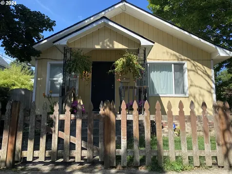 637 NE Stanton Street Portland OR 97212