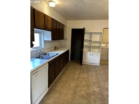 637 NE Stanton Street Portland OR 97212