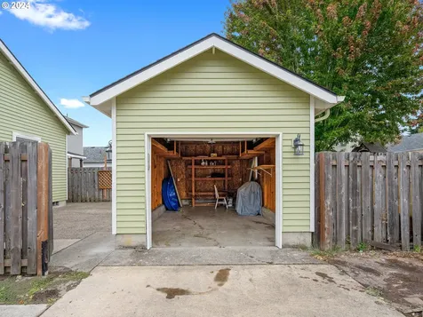 10334 N Barr Avenue Portland OR 97203