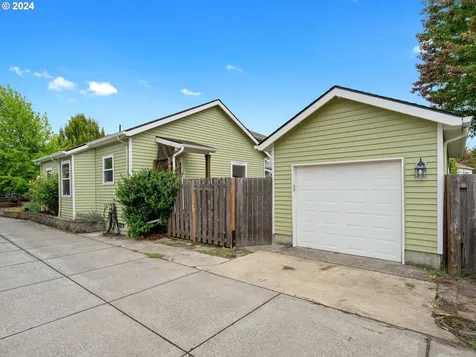 10334 N Barr Avenue Portland OR 97203