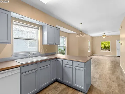 10334 N Barr Avenue Portland OR 97203