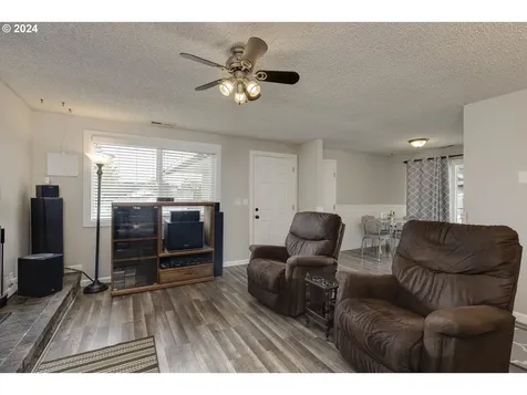 246 Se Pierce Street Estacada OR 97023
