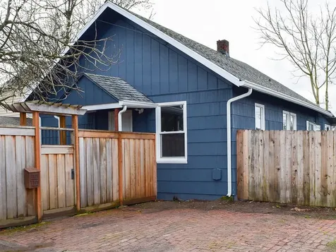 8716 SE Ellis Street Portland OR 97266