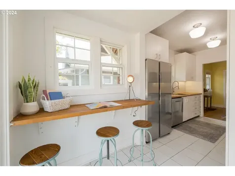 2241 N Winchell Street Portland OR 97217
