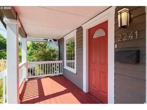 2241 N Winchell Street Portland OR 97217