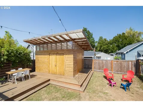 2241 N Winchell Street Portland OR 97217