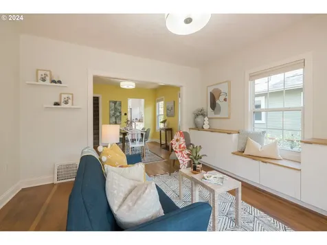 2241 N Winchell Street Portland OR 97217