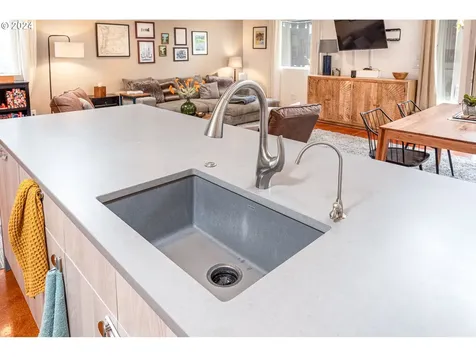 383 Irving Road Eugene OR 97404