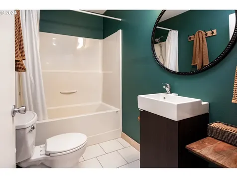 383 Irving Road Eugene OR 97404