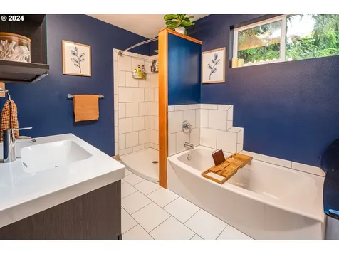383 Irving Road Eugene OR 97404