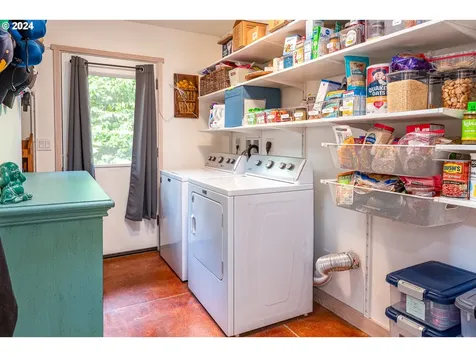 383 Irving Road Eugene OR 97404