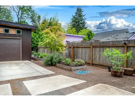 383 Irving Road Eugene OR 97404