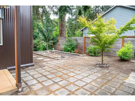 383 Irving Road Eugene OR 97404