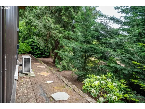383 Irving Road Eugene OR 97404
