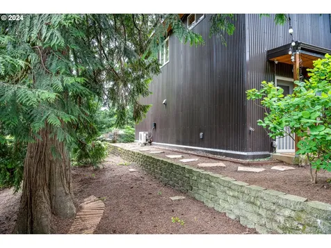 383 Irving Road Eugene OR 97404