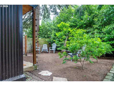 383 Irving Road Eugene OR 97404