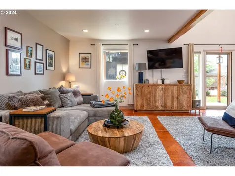 383 Irving Road Eugene OR 97404