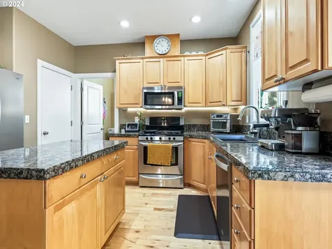 13211 Se Kisor Court Happy Valley OR 97086