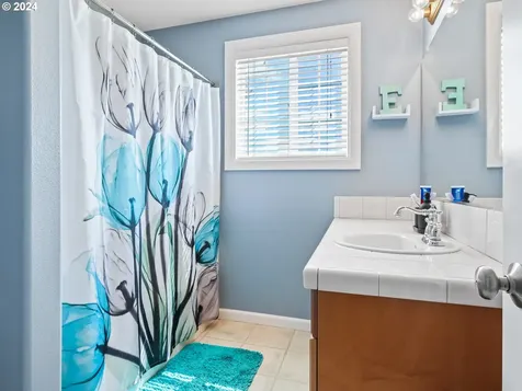 13211 Se Kisor Court Happy Valley OR 97086
