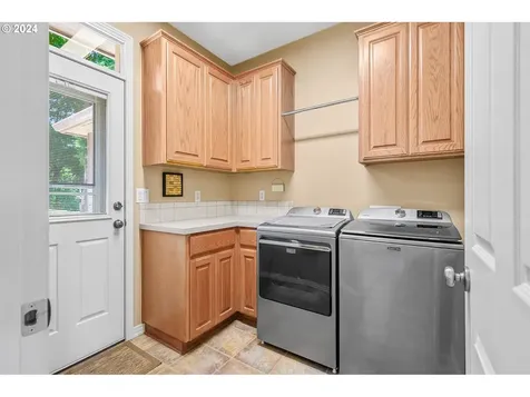 61772 7th Street Columbia City OR 97018