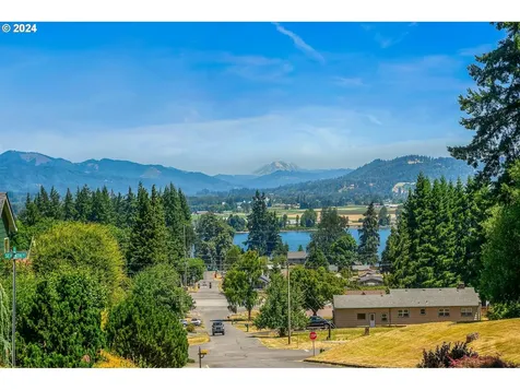 61772 7th Street Columbia City OR 97018