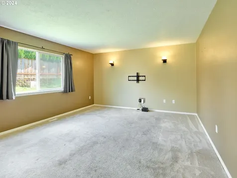 38871 Jerger Street Sandy OR 97055