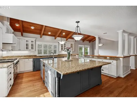 8775 SW Ironstone Place Beaverton OR 97007