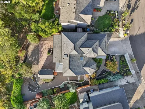 8775 SW Ironstone Place Beaverton OR 97007