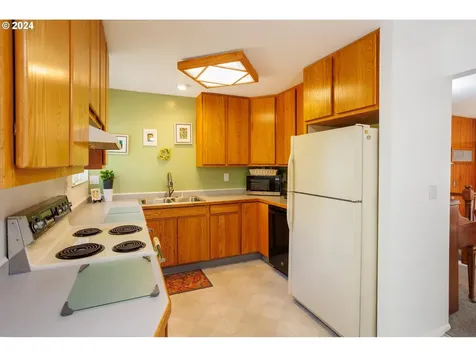 12169 SE Ogden Court Portland OR 97266
