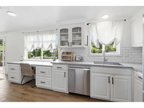 562 Warrington Avenue Eugene OR 97404