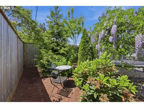 562 Warrington Avenue Eugene OR 97404