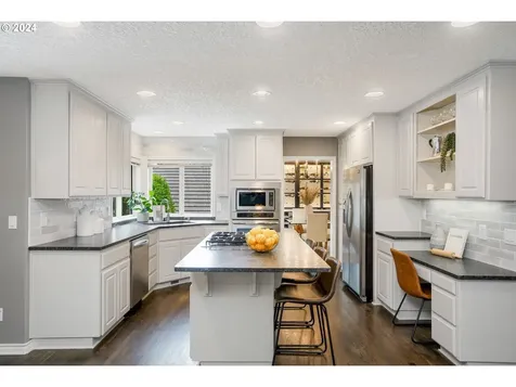 2922 Laurelwood Court Nw Salem OR 97304