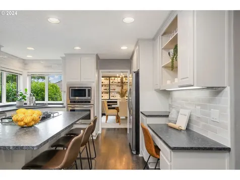2922 Laurelwood Court Nw Salem OR 97304