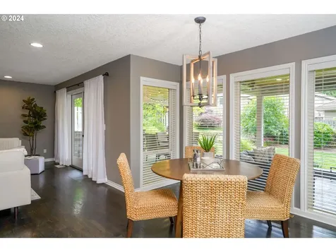 2922 Laurelwood Court Nw Salem OR 97304